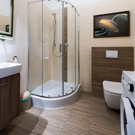 Inspirujacy - Z Prywatnym Monitorowanym Parkingiem - 4 Osobowy - Space Apartmán *