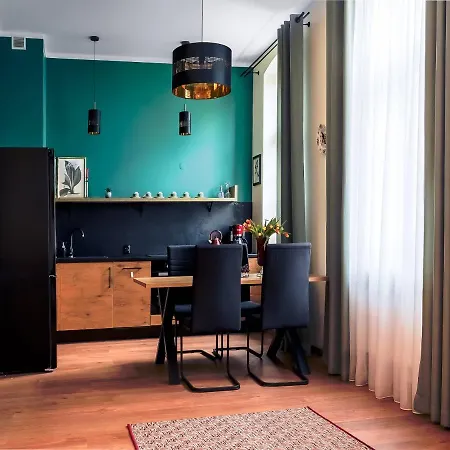 شقة Inspirujacy - Z Prywatnym Monitorowanym Parkingiem - 4 Osobowy - Space