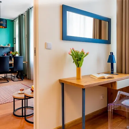 Inspirujacy - Z Prywatnym Monitorowanym Parkingiem - 4 Osobowy - Space *