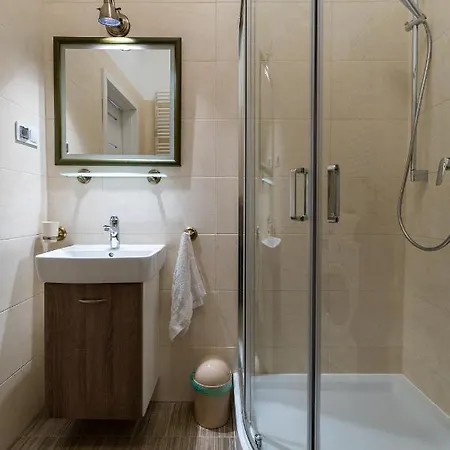 Inspirujacy - Z Prywatnym Monitorowanym Parkingiem - 4 Osobowy - Space Apartmán Jelení Hora