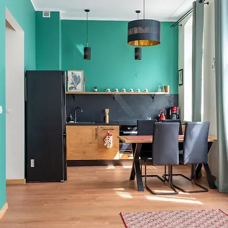 شقة Inspirujacy - Z Prywatnym Monitorowanym Parkingiem - 4 Osobowy - Space *