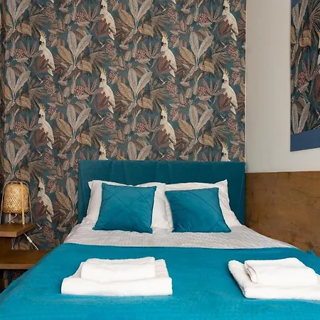 Inspirujacy - Z Prywatnym Monitorowanym Parkingiem - 4 Osobowy - Space