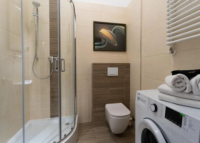 Inspirujacy - Z Prywatnym Monitorowanym Parkingiem - 4 Osobowy - Space *